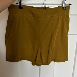 New with tags Nine West size small shorts